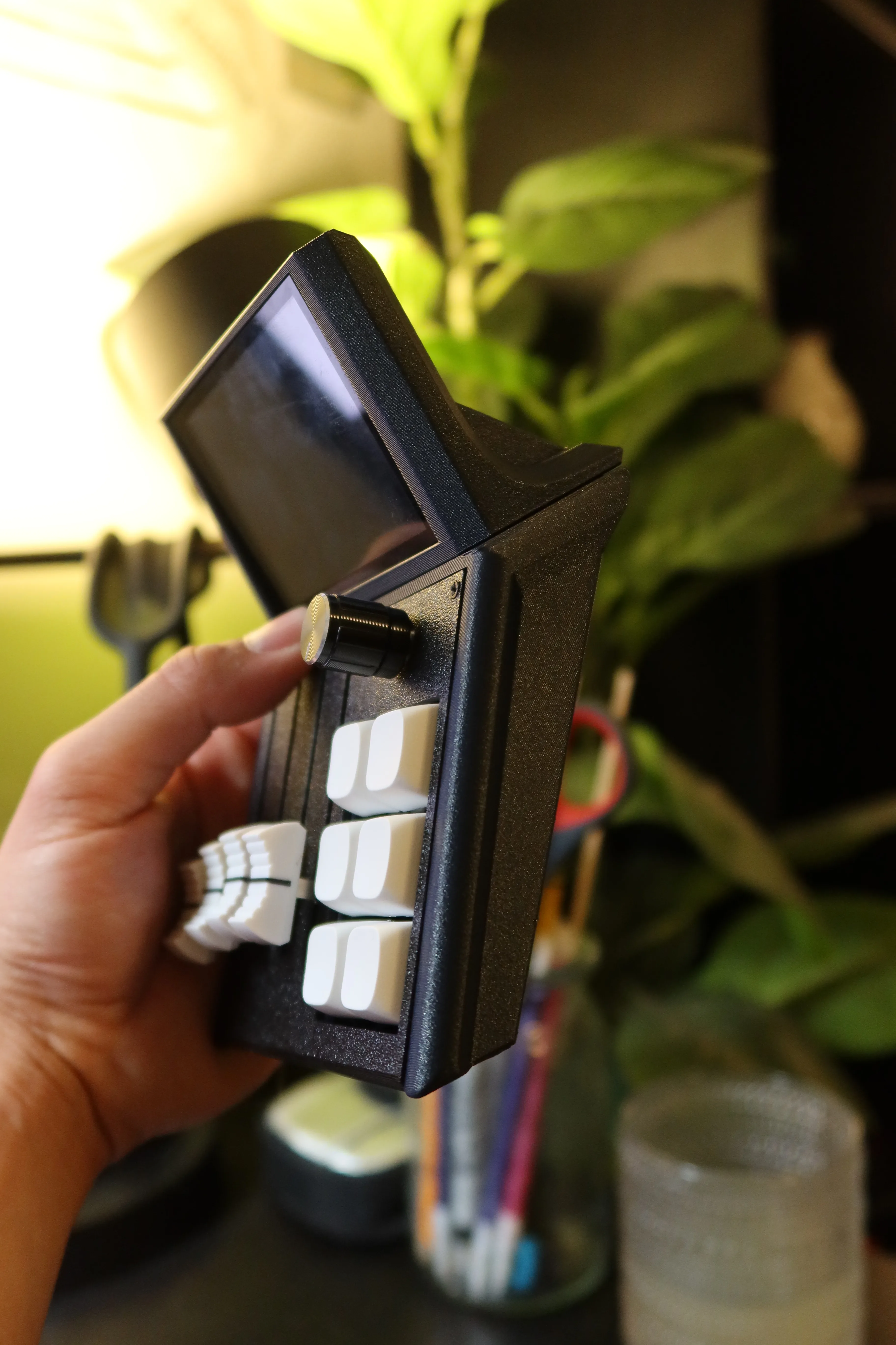 Mixlar M1X carbon edition in hand